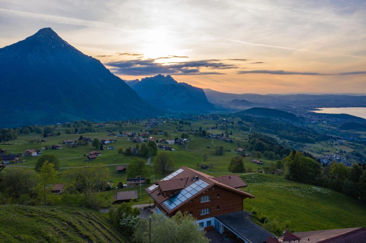 Auszeit-Hotel Z Aeschiried Aeschi Bei Spiez Exteriör bild