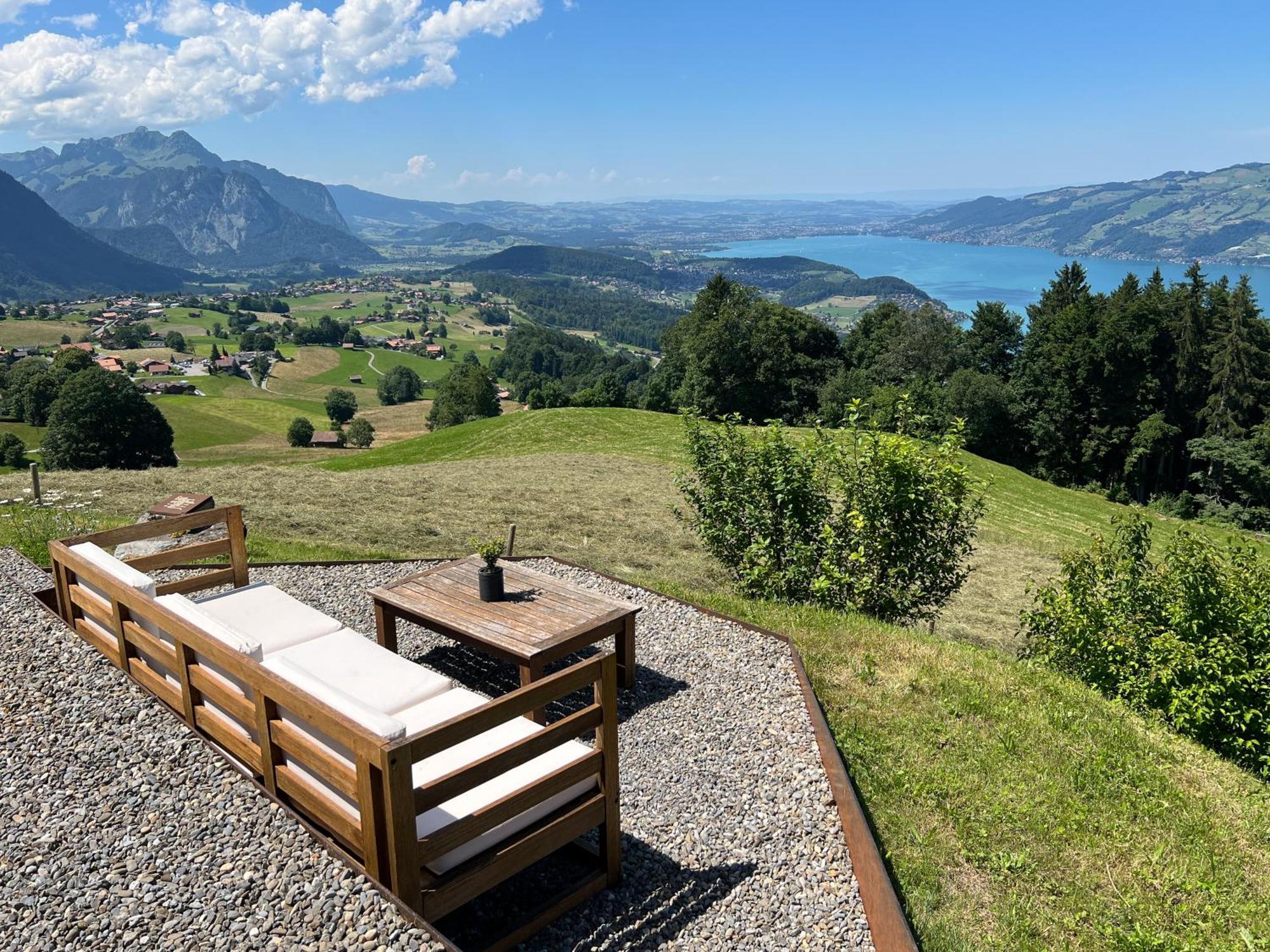 Auszeit-Hotel Z Aeschiried Aeschi Bei Spiez Exteriör bild